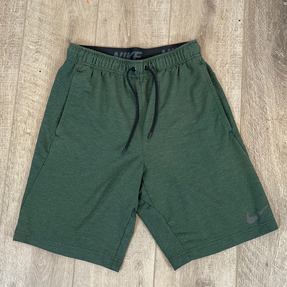 Nike  Men's Dri-Fit Green Athletic Shorts Size S